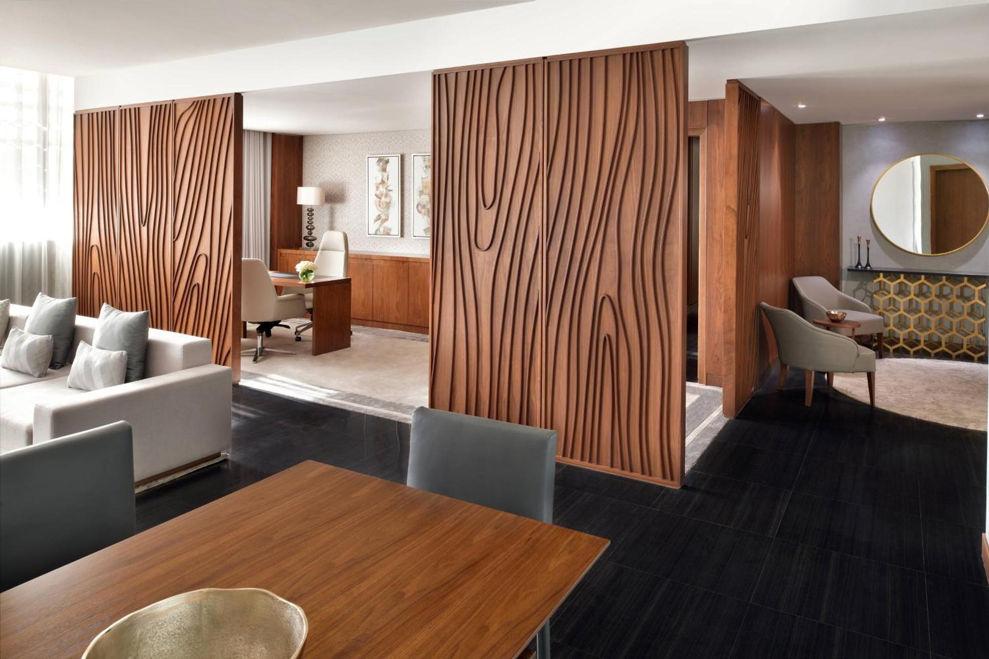 Marriott Diplomatic Quarter Hotel 4*