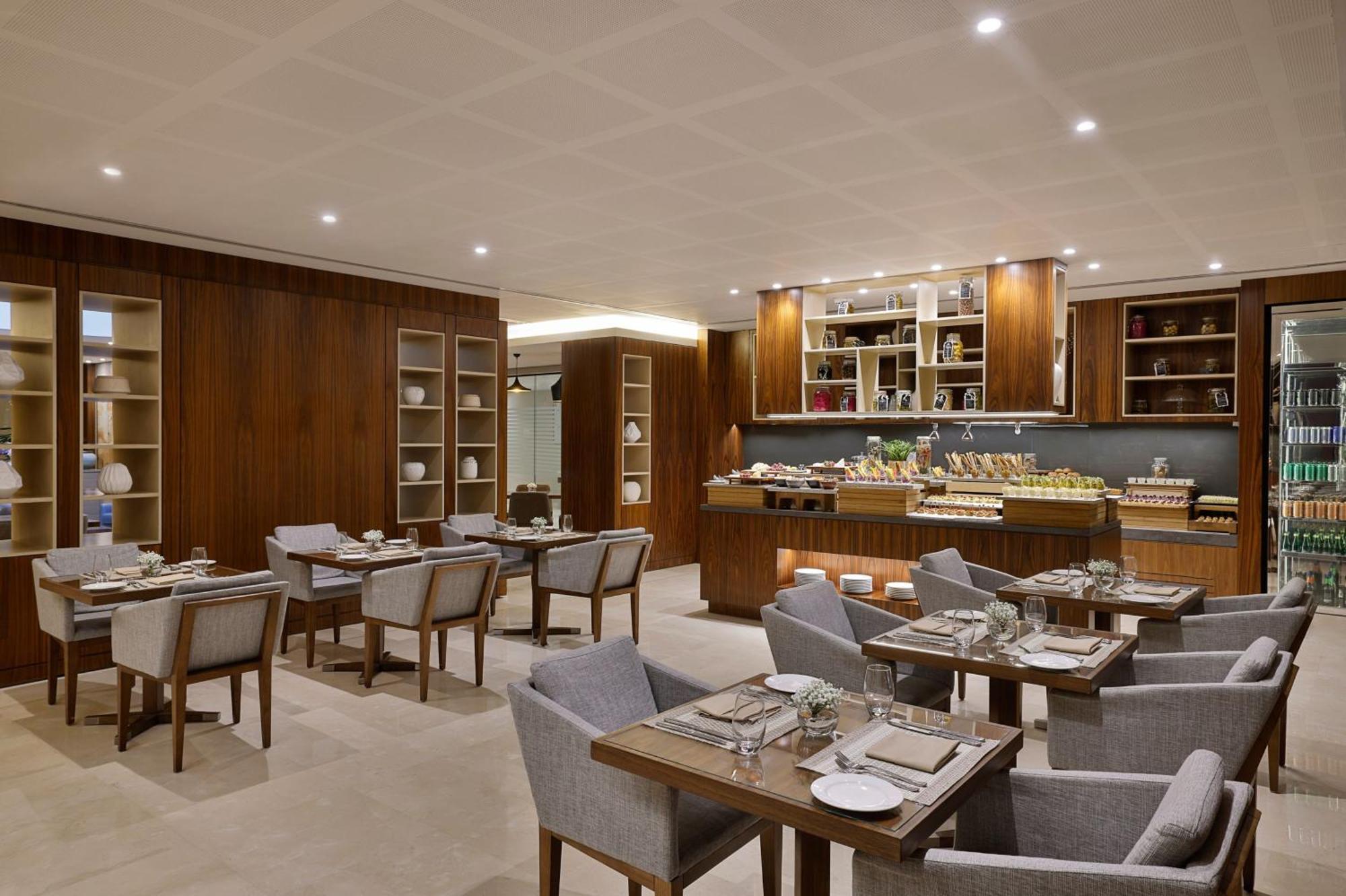 Hotel Marriott Diplomatic Quarter 4*